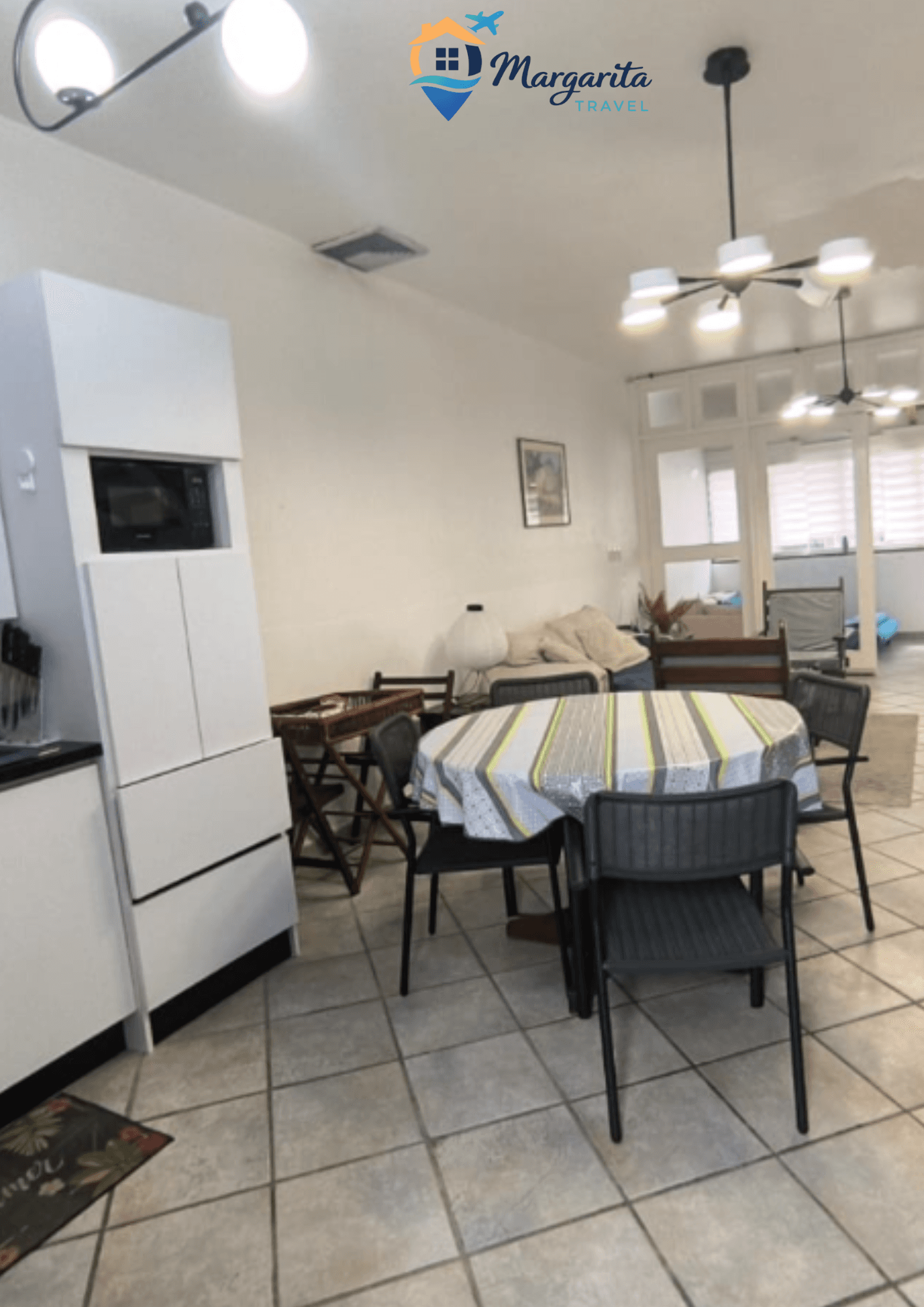 Cuisine équipée et lave-linge